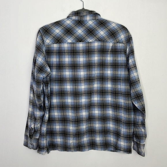 𝅺urban outfitters plaid flannel buttons down shirt - Picture 8 of 8